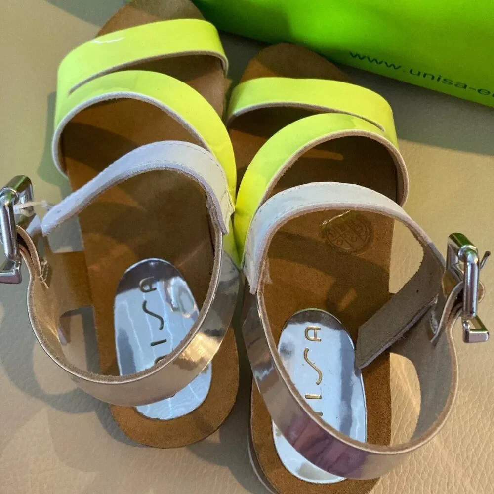 NEW - Unisa Girl’s; Sandals Makena - SIZE 3 YOUTH, 34 EU